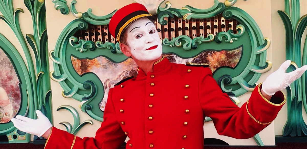 Der Gala-Pantomime Alexander Simon 